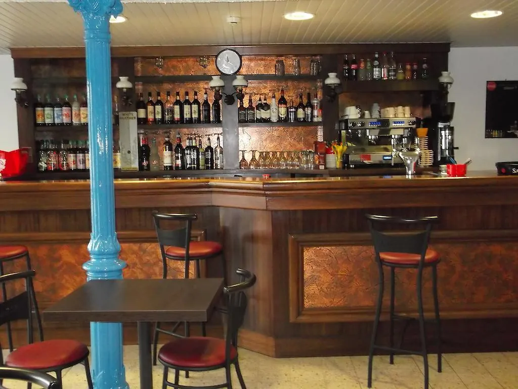 Hotel Restaurant L'Ecrevisse Bourg-de-Thizy
