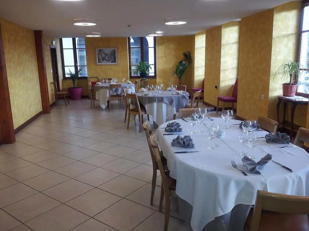 Hotel Restaurant L'Ecrevisse Bourg-de-Thizy 3*,