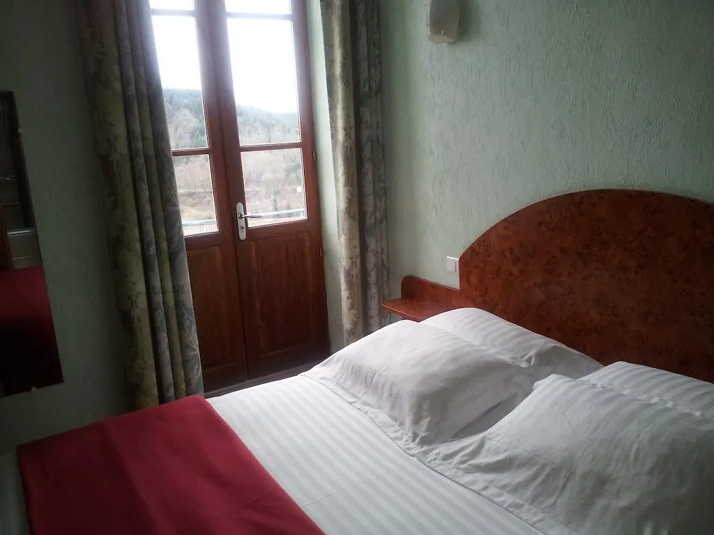 Hotel Restaurant L'Ecrevisse Bourg-de-Thizy