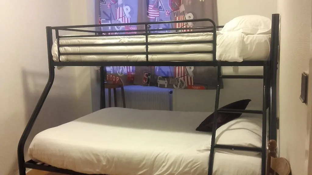 Hotel Restaurant L'Ecrevisse Bourg-de-Thizy 3*,  France
