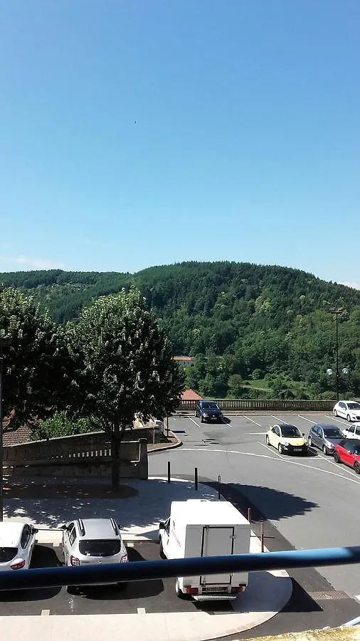 Hotel Restaurant L'Ecrevisse Bourg-de-Thizy 3*,
